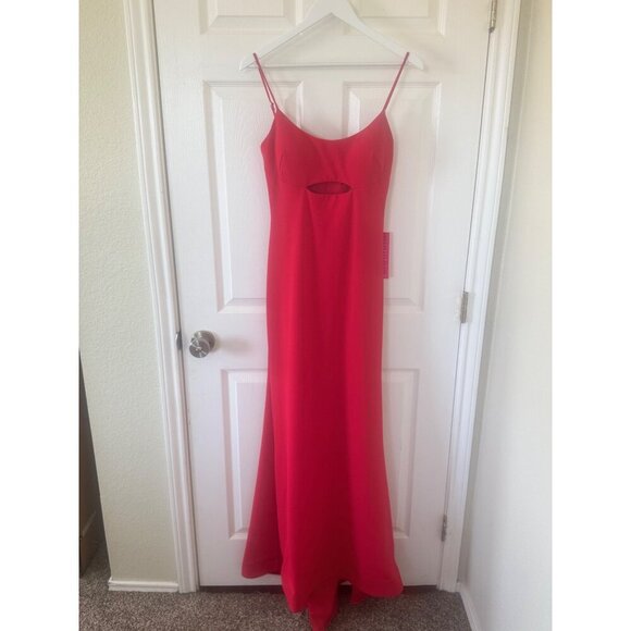 Betsy & Adam Red Spaghetti Strap Christmas Grown Cut-Out Formal Gown Size 6 - Picture 2 of 16